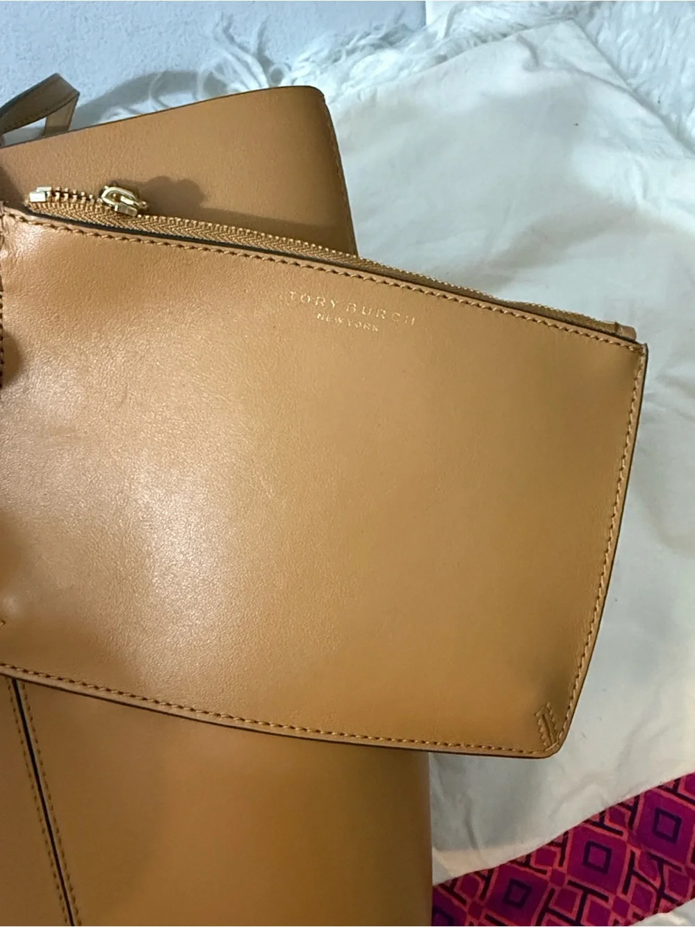 Tory Burch Leather Tote Bag in Tan - Stylish Everyday Carry medium
